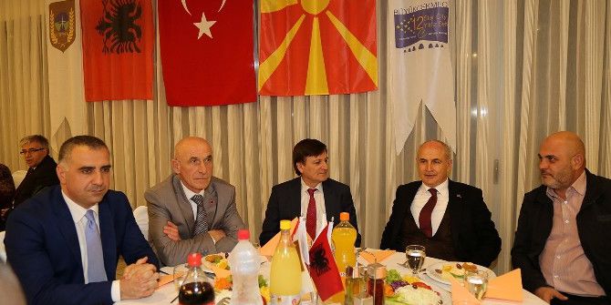 Başkan Dr. Hasan Akgün: “Atatürk’ü Yetiştirmiş Öğretmenleri Minnetle Anıyorum”