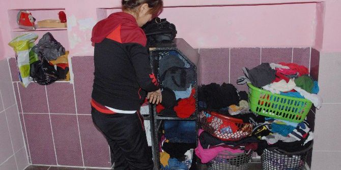 Eşi Kuma Getirdi, Babası Bıçakladı, Parası Olmadığı İçin İlaçlarını Alamadı