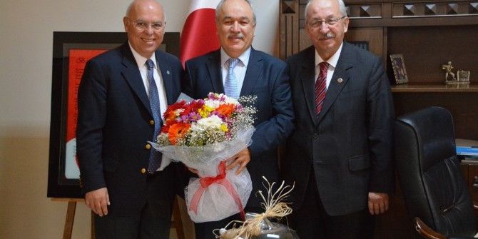 Başkan Eşkinat İl Ve İlçe Milli Eğitim Müdürlerini Ziyaret Etti