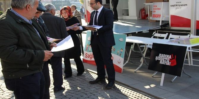 Aksaray’da Sağlık Çalışanları "Kadına Şiddete" Dikkat Çekti