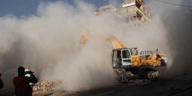 5 Katlı Bina Böyle Yıkıldı