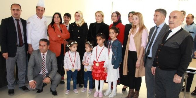 Vanlı Aşçı Dört Altın Madalyayla Birinci Geldi