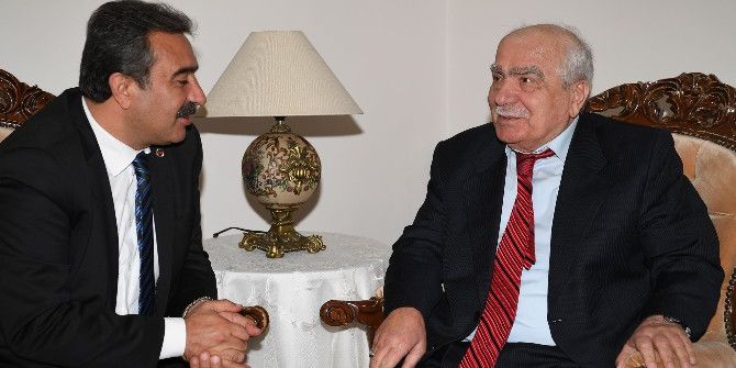 Başkan Çetin Öğretmenlerini Unutmadı