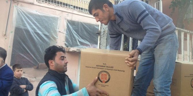 Adıyaman Valiliğinden Irak Ve Suriyelilere Gıda Yardımı