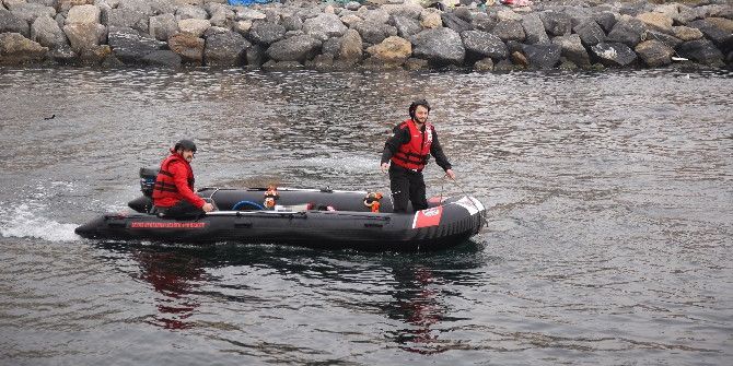Fatih’te Denizden Erkek Cesedi Çıkarıldı