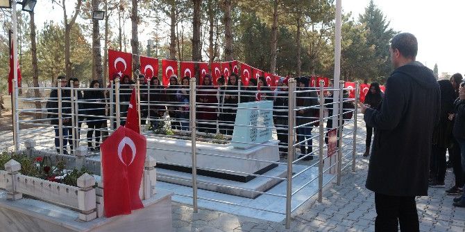 Kırşehirli Liselilerden Ömer Halisdemir’in Kabrine Ziyaret