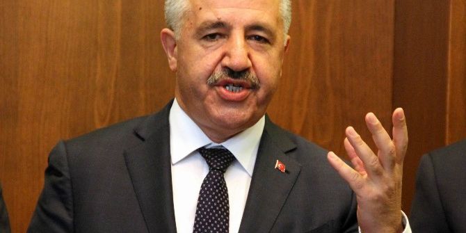 Bakan Arslan, 19 Santim Çöken Havalimanı Pistini İnceledi