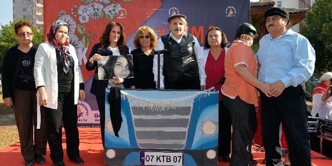 ’Bir Gün Kapatılır’ Dileğiyle Açıldı