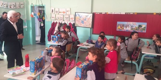 Marmarabirlik’ten 25 Bin Öğreciye Pepe’li Zeytin