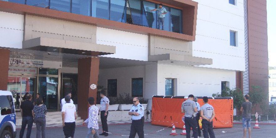 Çocuklarını Göremediğini İddia Eden Adam İntihara Teşebbüs Etti