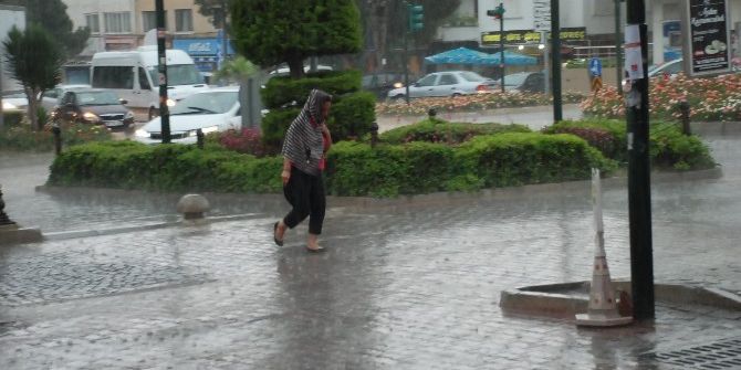 Aydın Soğuk Ve Yağışlı Havanın Etkisine Giriyor