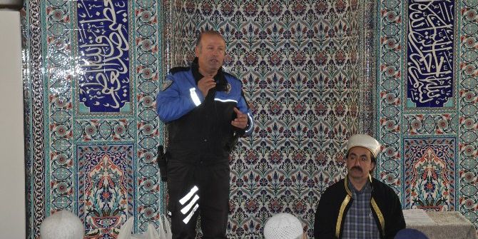 Cuma Vaazı Polisten