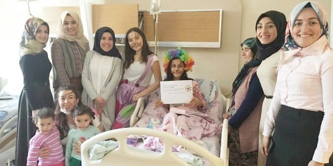 Öğretmen Adaylarından ‘Sağlığın Reçetesi Mutluluk’ Projesi