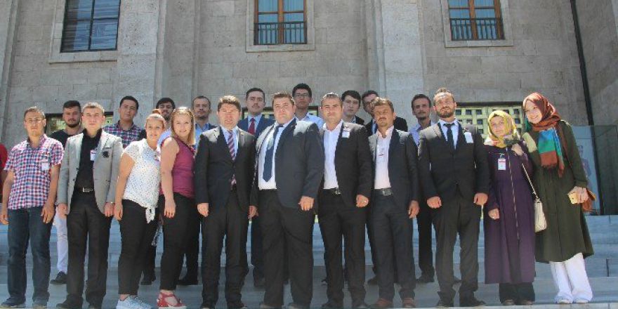 Ak Partili Gençler Meclisi Gezdi