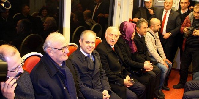 Bakan Kılıç Tramvayla Yolculuk Yaptı