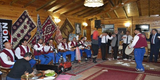 Van Sıra Gecesi Ekibi, Öğretmenler Gününde Coşturdu