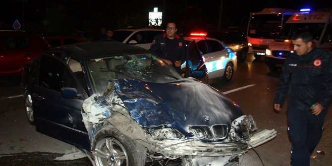 Antalya’da Zincirleme Trafik Kazası: 3 Yaralı