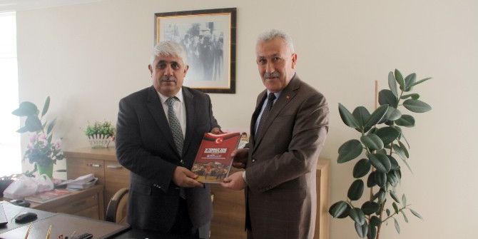 ‘Demokrasi Zaferi Anı Defteri’ Kitap Haline Getirildi