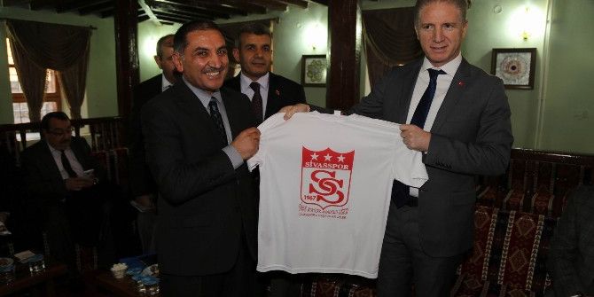 Vali Gül, Okul Müdürleriyle Bir Araya Geldi