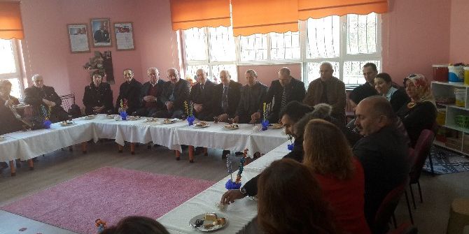 Emekli Öğretmenlerle Duygusal Buluşma