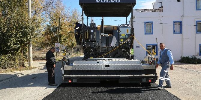 Bergamut Caddesi Asfaltlama Çalışması Sona Erdi