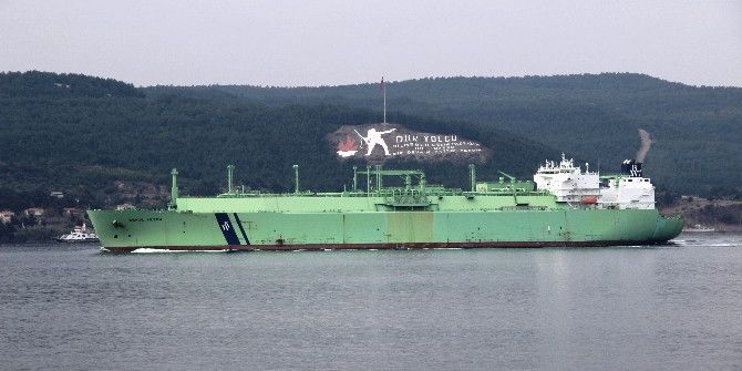 Doğalgaz Tankeri Boğazdan Geçti