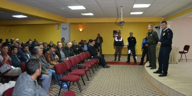 Bozyazı’da Emniyet Güçlerinden Vatandaşlara Bilgilendirme Toplantısı