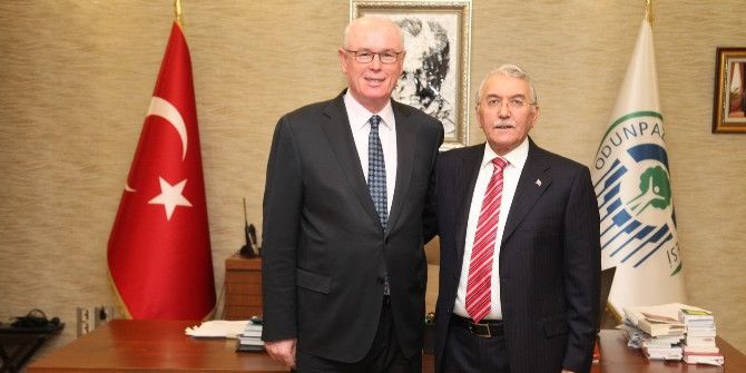 Başkan Kurt İle Rektör Gönen Bir Araya Geldi