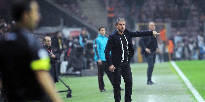 Hamzaoğlu, Bursaspor’daki 9. Mağlubiyetini Aldı