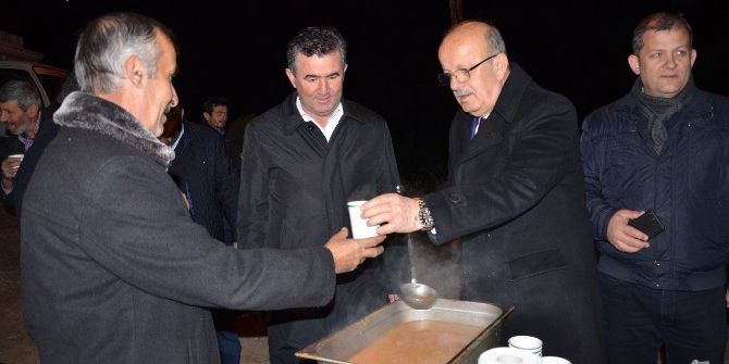 Belediyeden Akşam Soğuğunda Sıcak Çorba