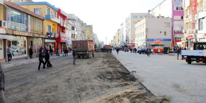 Dörtyol’da Cadde Genişletme Çalışması