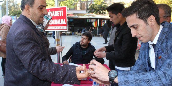 Vatandaşların Kan Şekeri Ölçüldü