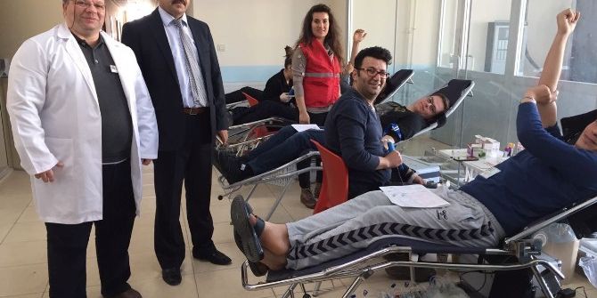 Üniversite Öğrencileri Kan Bağışında Bulundu
