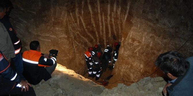 Sondaj Kuyusuna Düşen Kızın Cesedi 31 Saat Sonra Çıkarılabildi