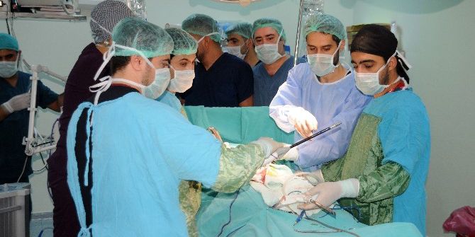 Bağırsaktan İdrar Torbası Yaptı