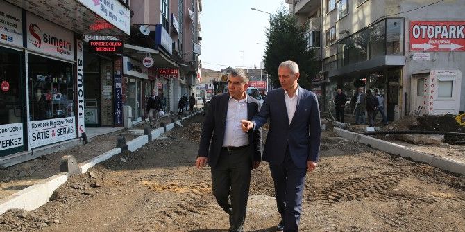 Başkan Dişli, Eski Reji Sokak’taki Çalışmaları İnceledi