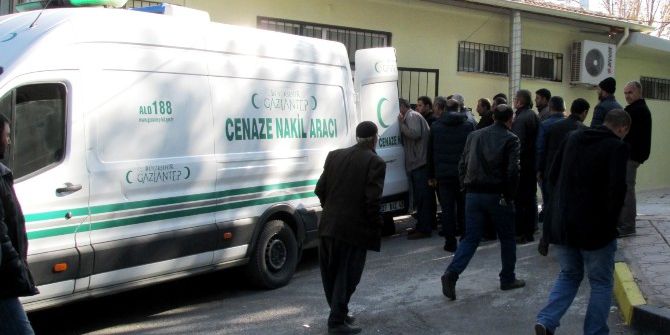 İnşaat İskelesinden Düşen İşçi Öldü