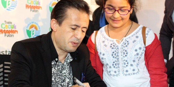 Tuzla Çocuk Kitapları Fuarına Minik Okurlar Akın Etti