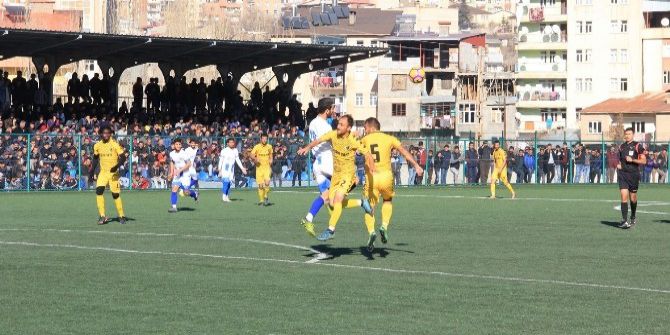 Hakkarispor, Tatvan Gençler Birliği Sporla Berabere Kaldı