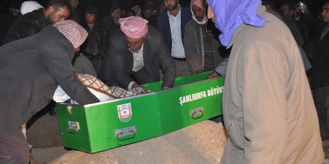 Cesedine 30 Saat Sonra Ulaşılan Küçük Kız Defnedildi