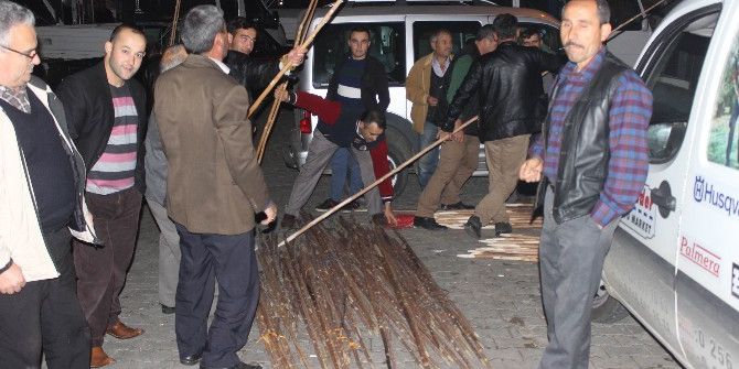 Sırık Adı Verilen Bu Çubuklar Teknolojiye Yenilmedi