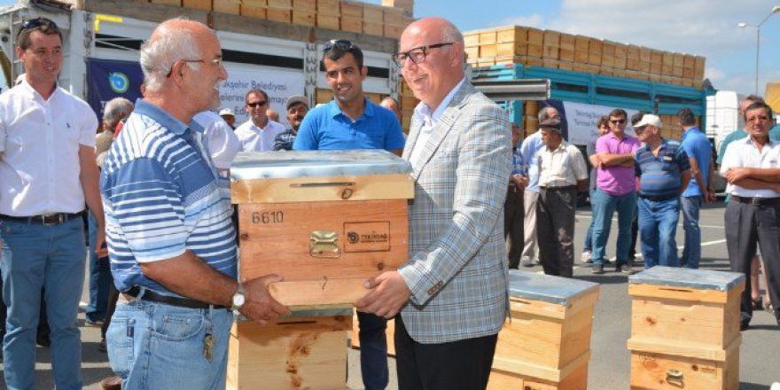 Süleymanpaşa’da Arı Üreticilerine Bin 140 Adet Arı Kovanı Dağıtıldı