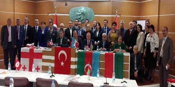 Asimder’den Ermeni Anıtına Tepki