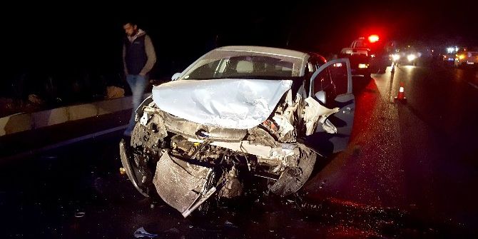 Antalya’da Trafik Kazası: 3 Yaralı