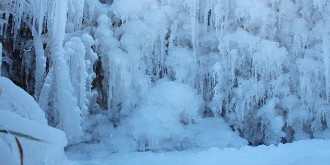 Oltu’da Dereler Buz Tuttu