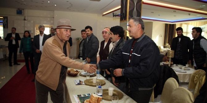 Başkan Altınok Öz, Apartman Görevlileriyle Bir Araya Geldi