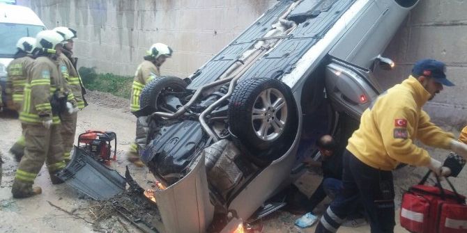 Fabrika Bahçesine Uçan Araçta Can Pazarı