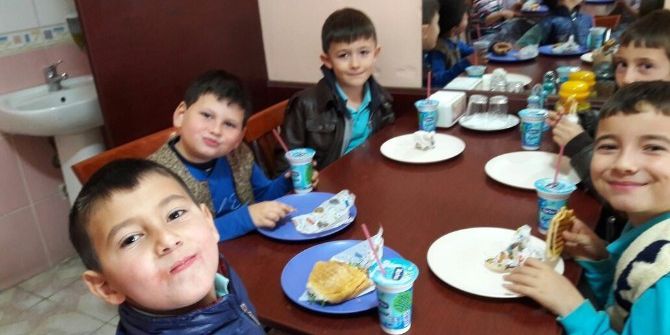 Kitap Kurdu Öğrencilere Öğretmenden Döner İkramı