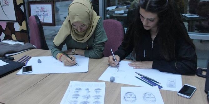 Karakalem Eğitimleri Gençlerden Büyük İlgi Görüyor