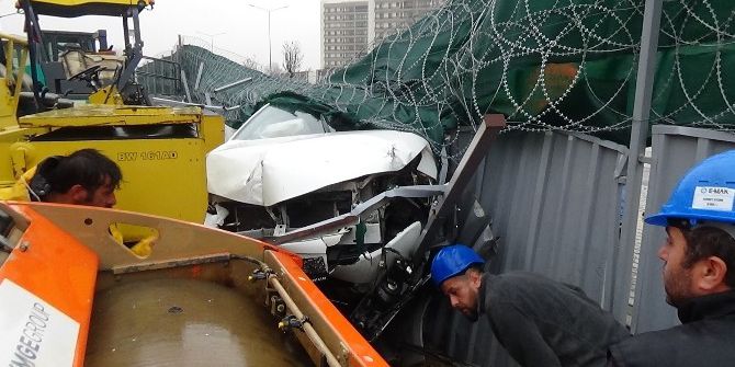 Bursa’da Madde Bağımlısı Eli Silahlı 3 Kişi Ortalığı Birbirine Kattı...